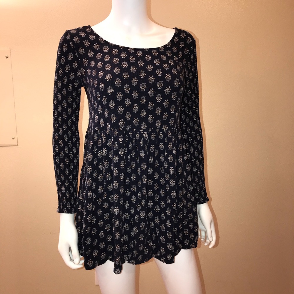 Forever 21 Boho Peasant Top Size Small Blue Tan Criss Cross Back Swing Tee
